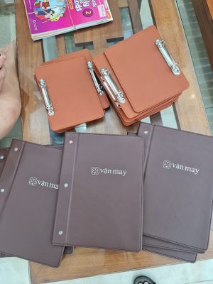 Bìa menu da bắt ốc vít kim loại, bìa menu bằng da PU cao cấp Tấn Hưng