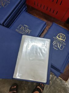 Quyển menu da A4 từ 10 đến 50 lá nhựa bên trong, in logo tại Tấn Hưng